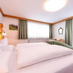 Astegg, Alpengasthof Apartamento *